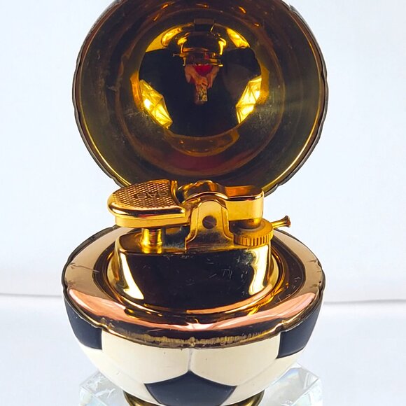 1960’s VINTAGE FRENCH GOLDTONE TABLE CIGARETTE EMPTYLIGHTER BL & WH SOCCERBALL - Picture 1 of 10